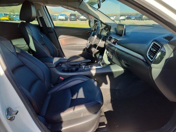 2015 MAZDA 3