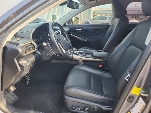 2018 LEXUS IS 300