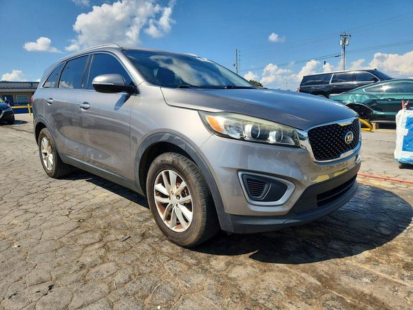 2017 KIA SORENTO L, LX