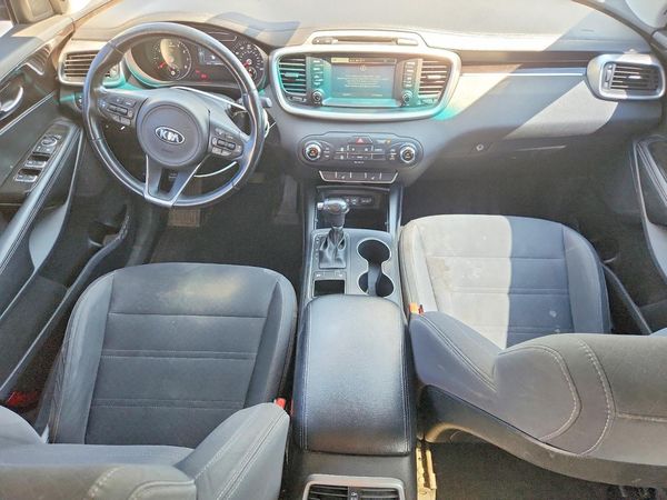 2017 KIA SORENTO L, LX