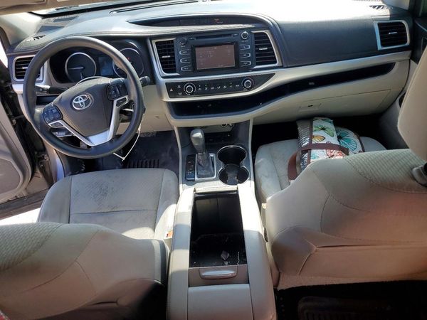 2016 TOYOTA HIGHLANDER