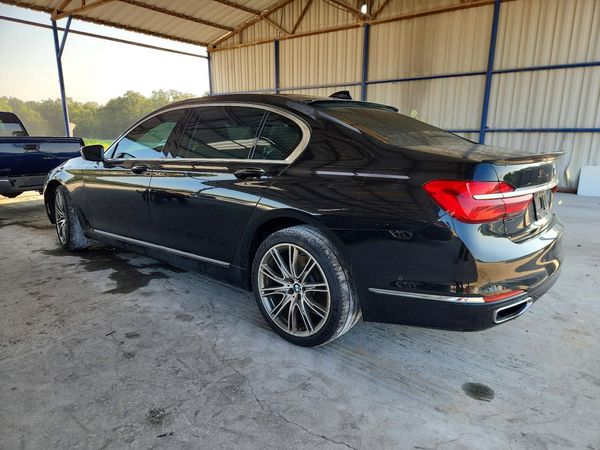 2016 BMW 740