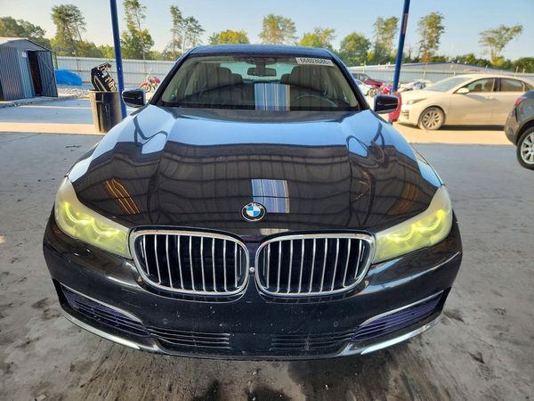 2016 BMW 740