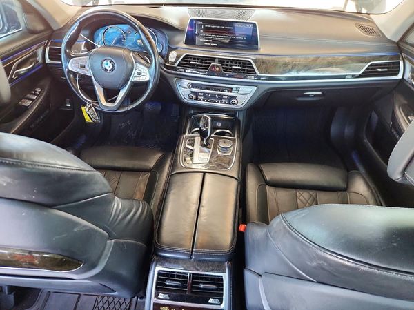2016 BMW 740