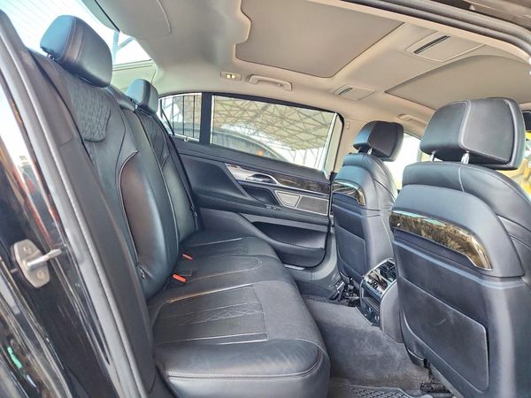 2016 BMW 740