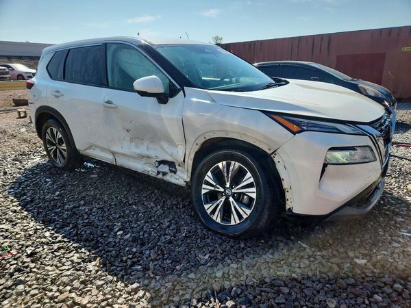 2021 NISSAN ROGUE SV — Passenger 3/4