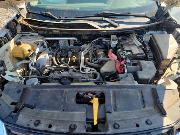 2021 NISSAN ROGUE SV — Engine bay