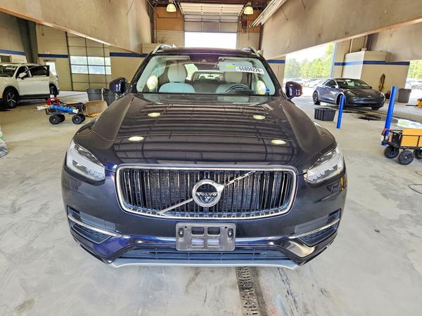 2019 VOLVO XC90