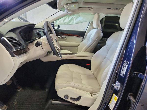 2019 VOLVO XC90