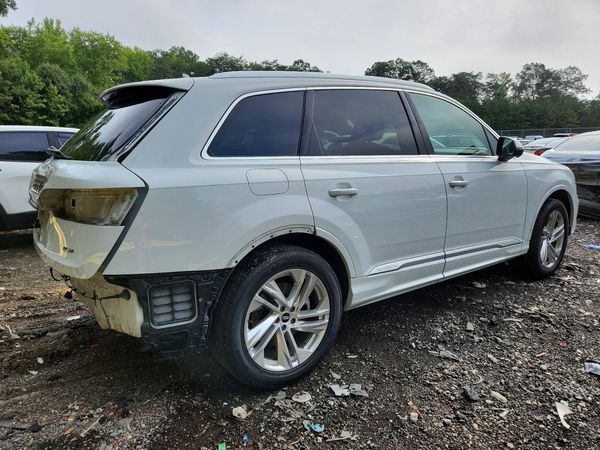 2021 AUDI Q7 quattro Premium Plus