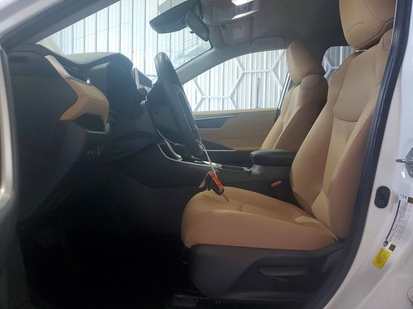 2025 TOYOTA RAV4 LE — DENT