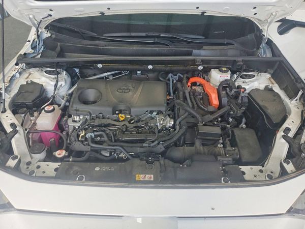 2025 TOYOTA RAV4 LE — Engine bay