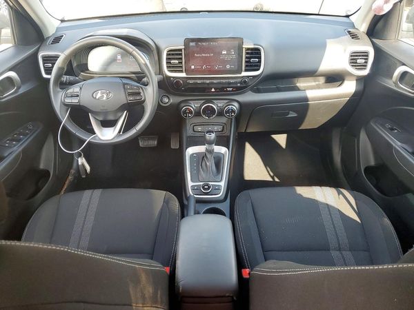 2026 HYUNDAI VENUE SEL, SEL w/ 2-Tone Roof