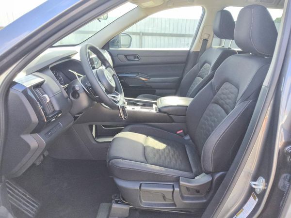 2025 NISSAN PATHFINDER S