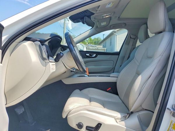 2022 VOLVO XC60 Inscription