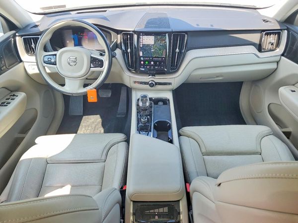 2022 VOLVO XC60 Inscription