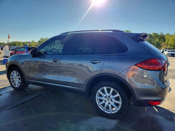 2012 PORSCHE CAYENNE