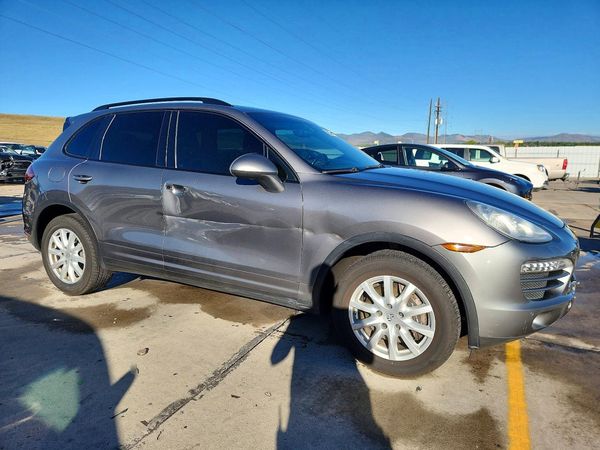 2012 PORSCHE CAYENNE