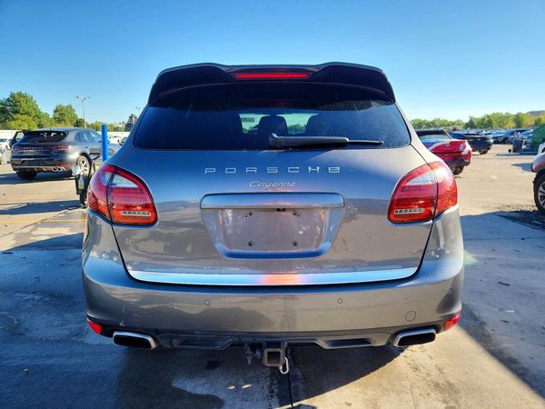 2012 PORSCHE CAYENNE