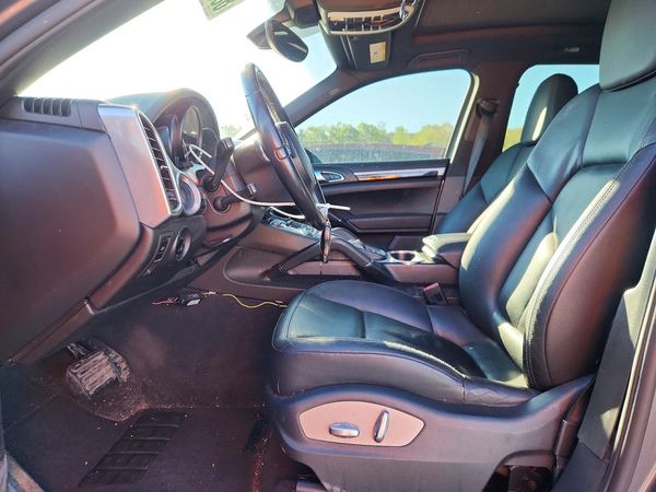 2012 PORSCHE CAYENNE