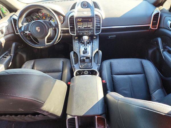 2012 PORSCHE CAYENNE