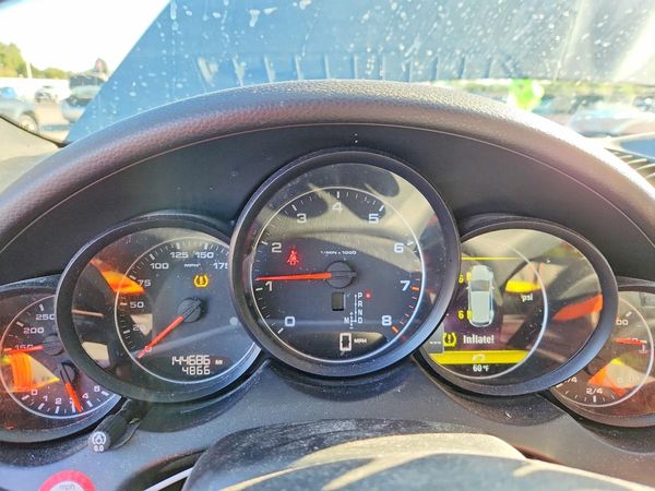 2012 PORSCHE CAYENNE