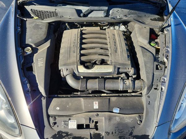 2012 PORSCHE CAYENNE