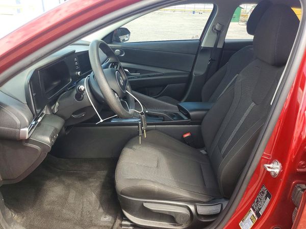 2024 HYUNDAI ELANTRA