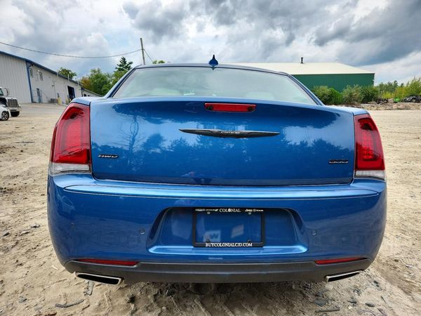 2023 CHRYSLER 300 Touring L
