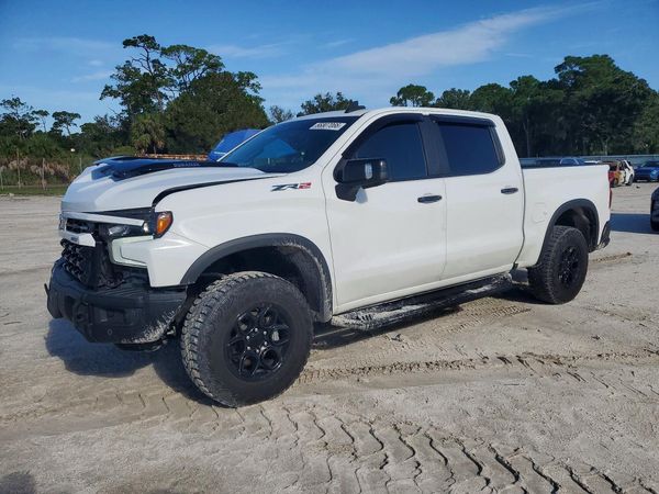 2024 CHEVROLET SILVERADO ZR2 — Front 3/4