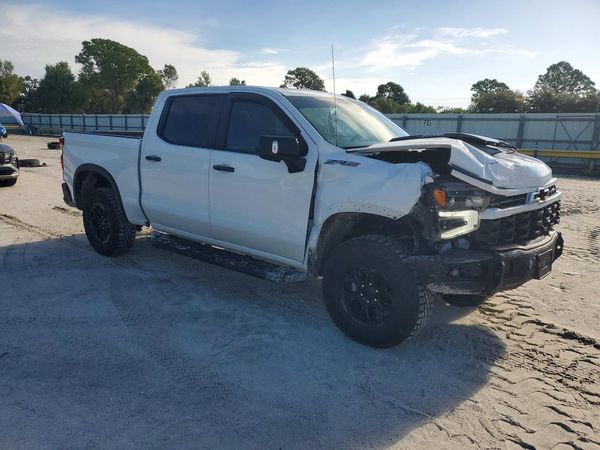 2024 CHEVROLET SILVERADO ZR2 — Passenger 3/4