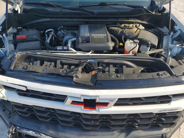 2024 CHEVROLET SILVERADO ZR2 — Engine bay