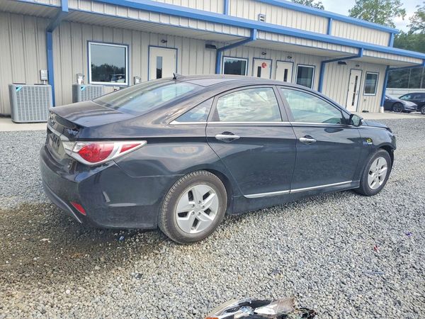 2012 HYUNDAI SONATA Middle level