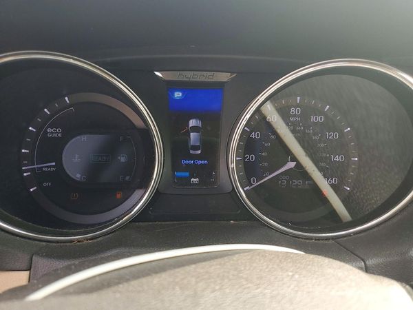 2012 HYUNDAI SONATA Middle level
