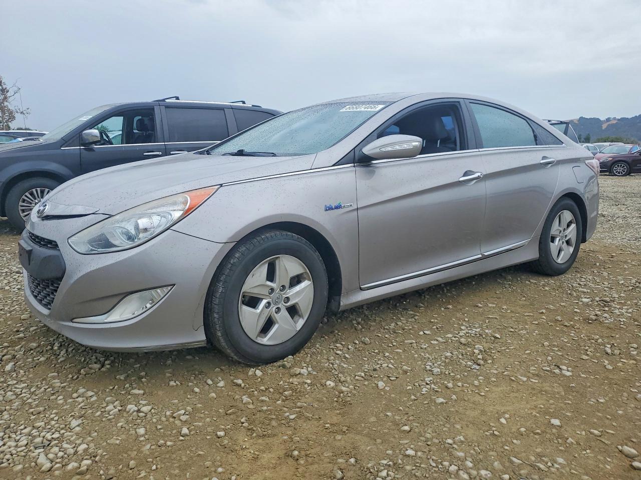 2012 HYUNDAI SONATA Middle level