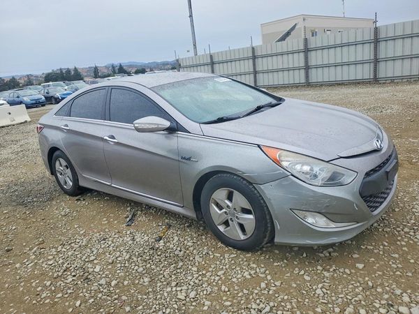 2012 HYUNDAI SONATA Middle level