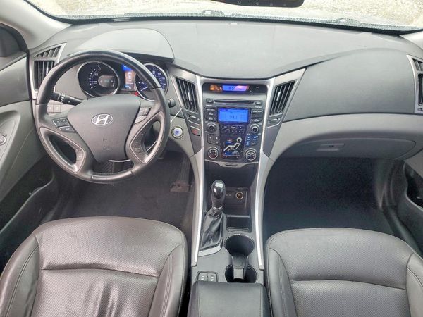 2012 HYUNDAI SONATA Middle level