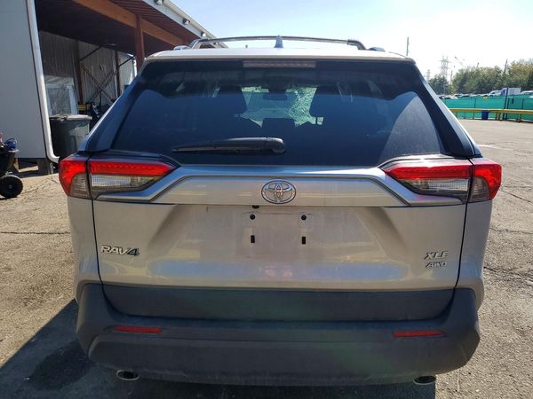 2024 TOYOTA RAV4 XLE