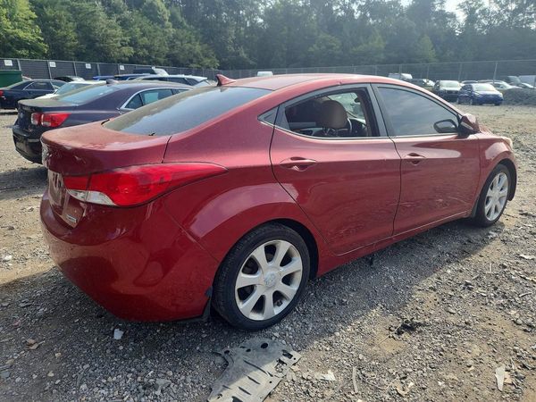 2013 HYUNDAI ELANTRA