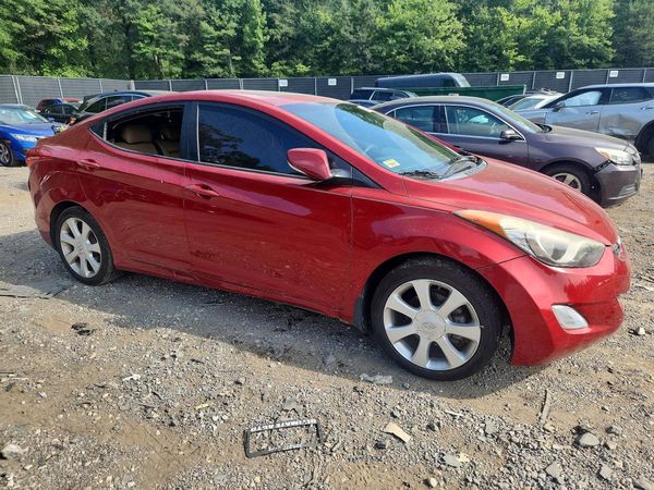 2013 HYUNDAI ELANTRA
