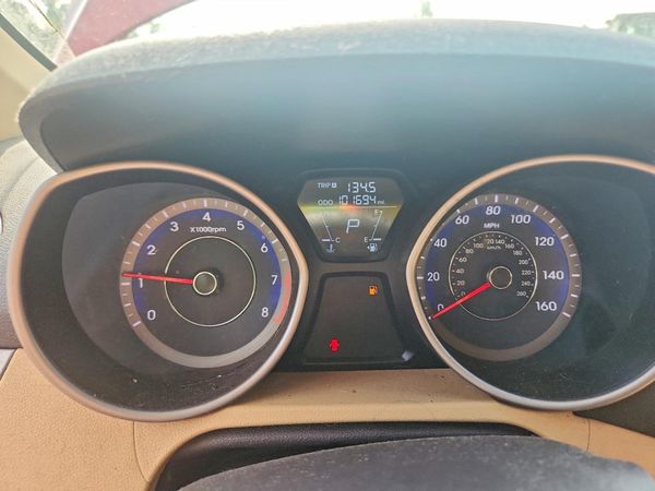 2013 HYUNDAI ELANTRA