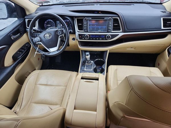 2015 TOYOTA HIGHLANDER