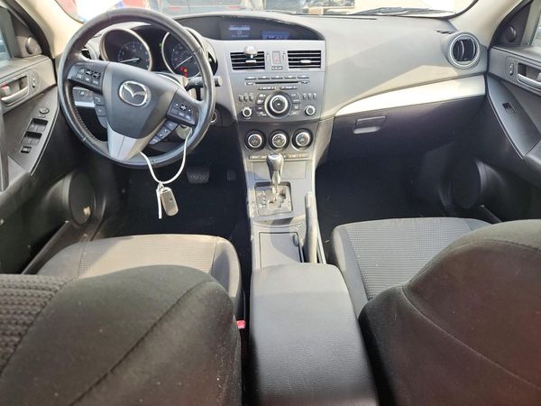 2013 MAZDA 3