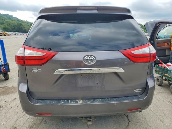2017 TOYOTA SIENNA