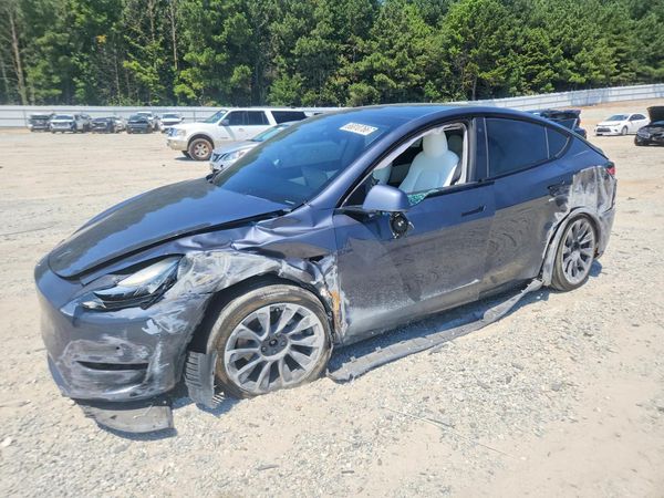 2022 TESLA MODEL Y — Front 3/4