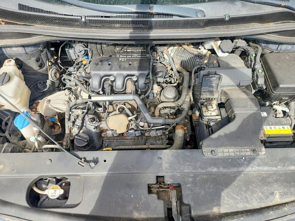 2015 KIA SEDONA GLS - Middle level