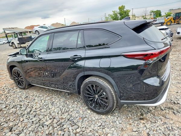 2026 TOYOTA HIGHLANDER