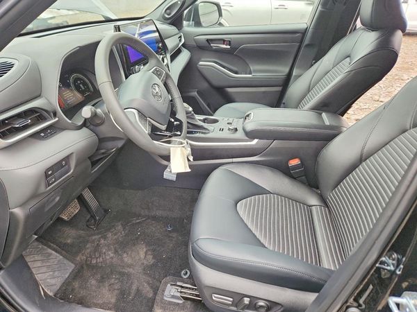 2026 TOYOTA HIGHLANDER
