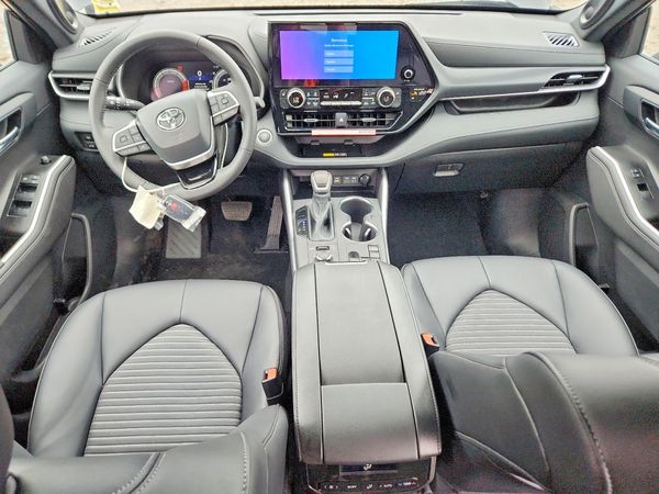 2026 TOYOTA HIGHLANDER