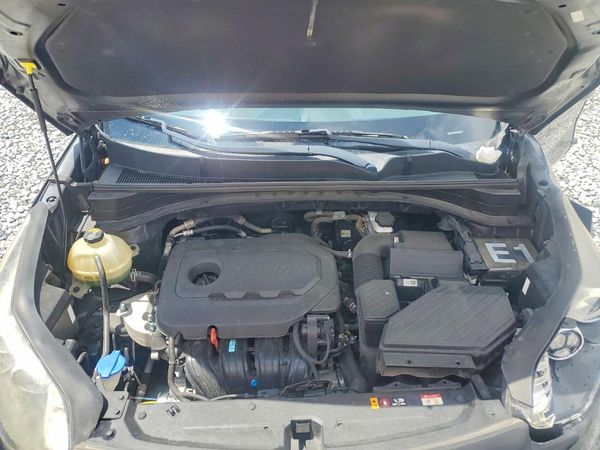 2020 KIA SPORTAGE LX — Engine bay